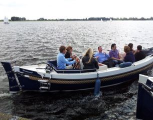 Vespa Tocht Scooter Sloepentocht Sloep Varen Personeelsuitje Bedrijfsuitje Afdelingsuitje Kaag Kagerplassen Leiden 008