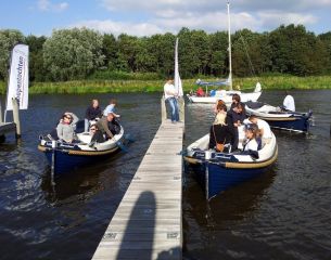 Vespa Tocht Scooter Sloepentocht Sloep Varen Personeelsuitje Bedrijfsuitje Afdelingsuitje Kaag Kagerplassen Leiden 009